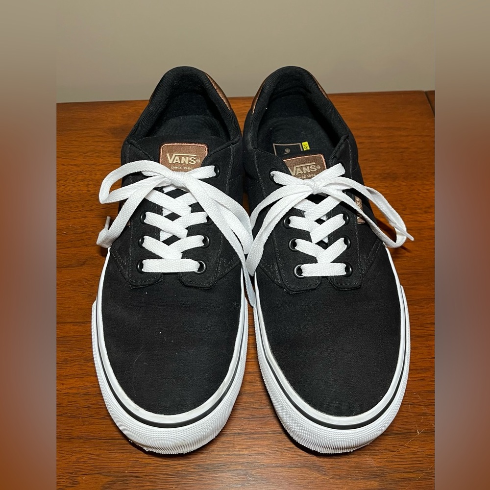Vans Men's Black and White Canvas Sneakers